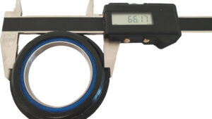 Acros AZX-621
